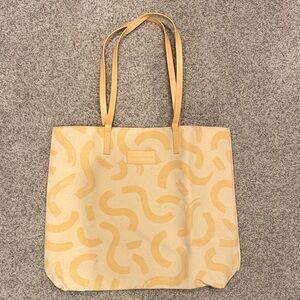 NWOT Rodan + Fields Stylish Ivory/Creamy Yellow Tote Bag
